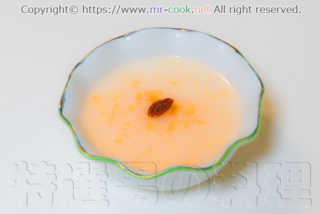 プラムの種で作った杏仁豆腐