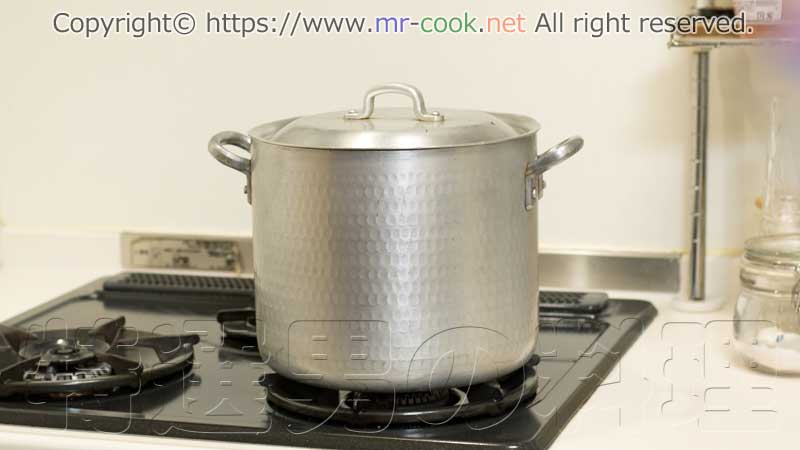 アルミ鍋の黒ズミ汚れを落とし被膜を作る方法 Remove black stains aluminum pot 特選男の料理